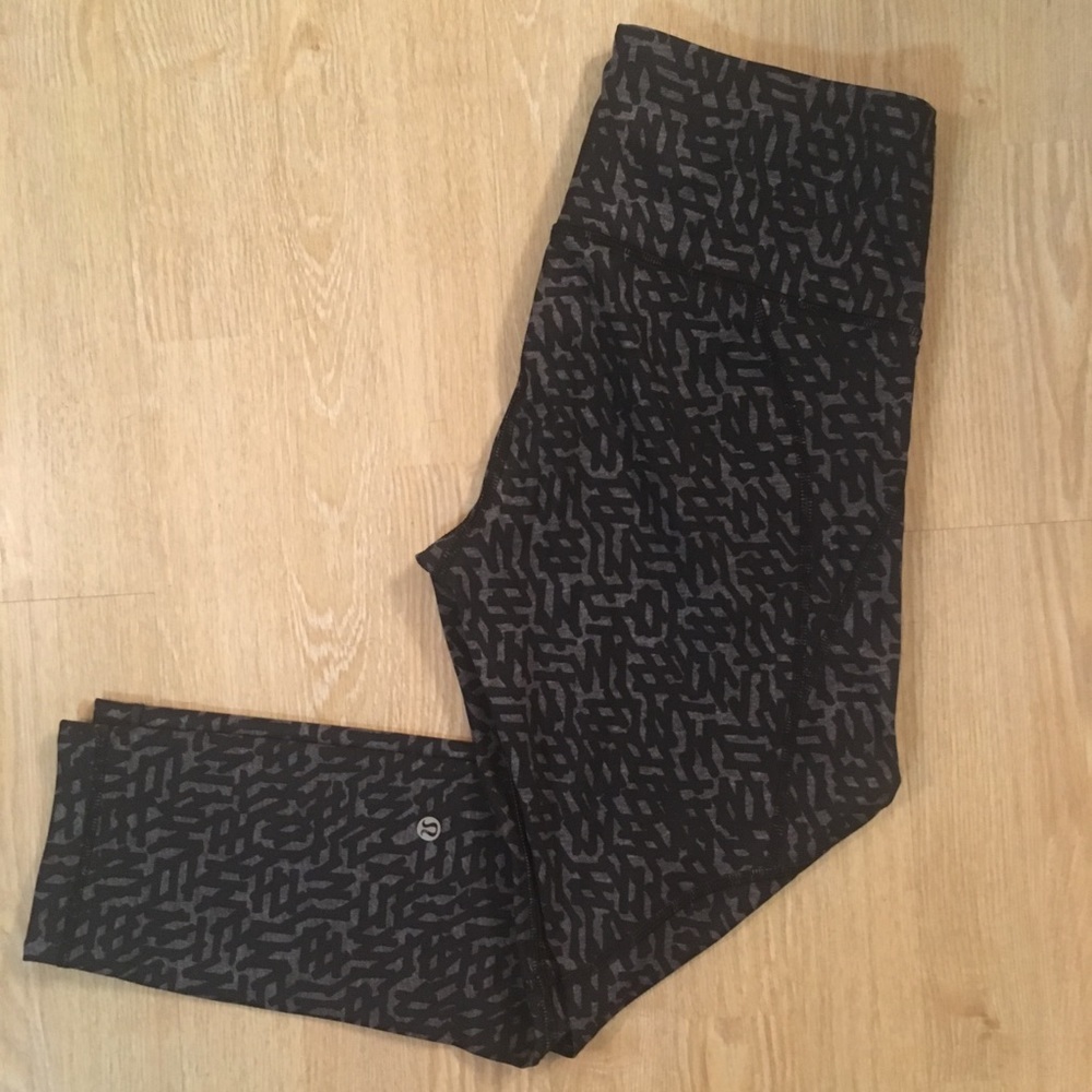 Lululemon Cropped Print Leggings NEVER WORN
